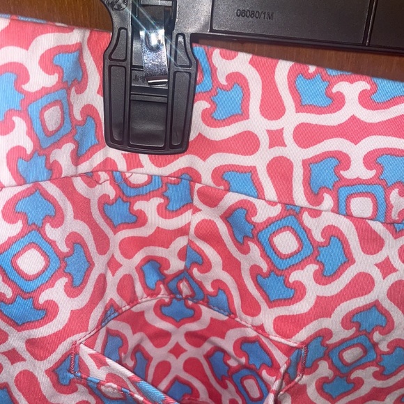 •CROWN & IVY•PINK/BLUE/WHITE GEOMETRIC PATTERN SCALLOPED HEM SHORTS SIZE 12P EUC - Picture 8 of 11